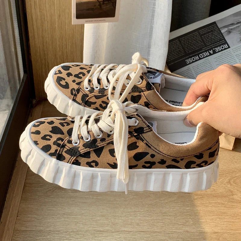 vzyzv  -  Leopard Print Canvas Shoes for Women, Student Thick-Soled Women's Sneakers, Low-Top Non-Slip Retro Casual Shoes