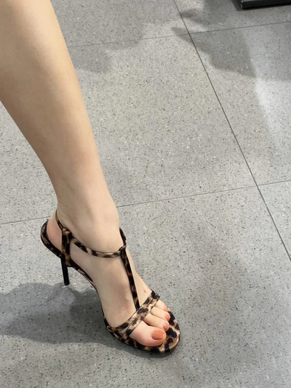 vzyzv -  Leopard print high heels, sexy small stature, temperament, thin heels, summer open toe buckle sandals, women's 2024 new model