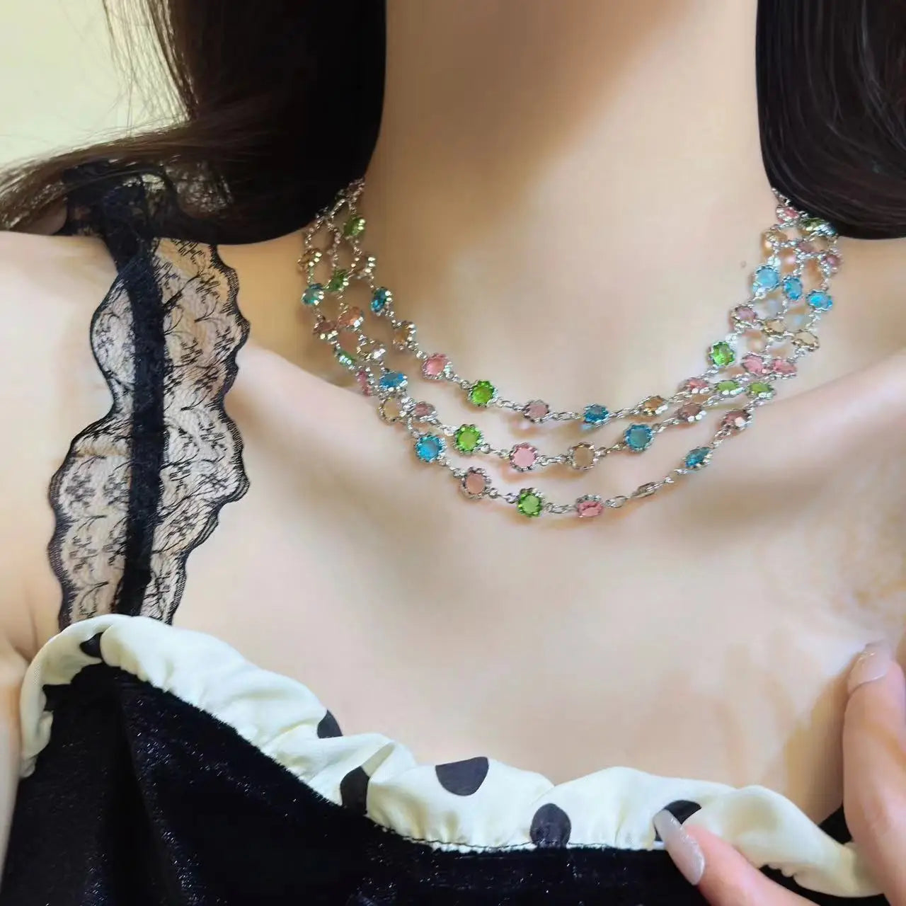 vzyzv -  Sweet Cool Multi Layered Colored Crystal Necklace for Women Light High Luxury Neck Chain Lock Bone Chain Choker Summer Fashion