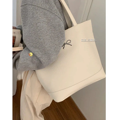 vzyzv  -  Student Class Large Capacity Bag Female 2024 New Fashionable Silver Korean Handheld Commuter Tote Bags